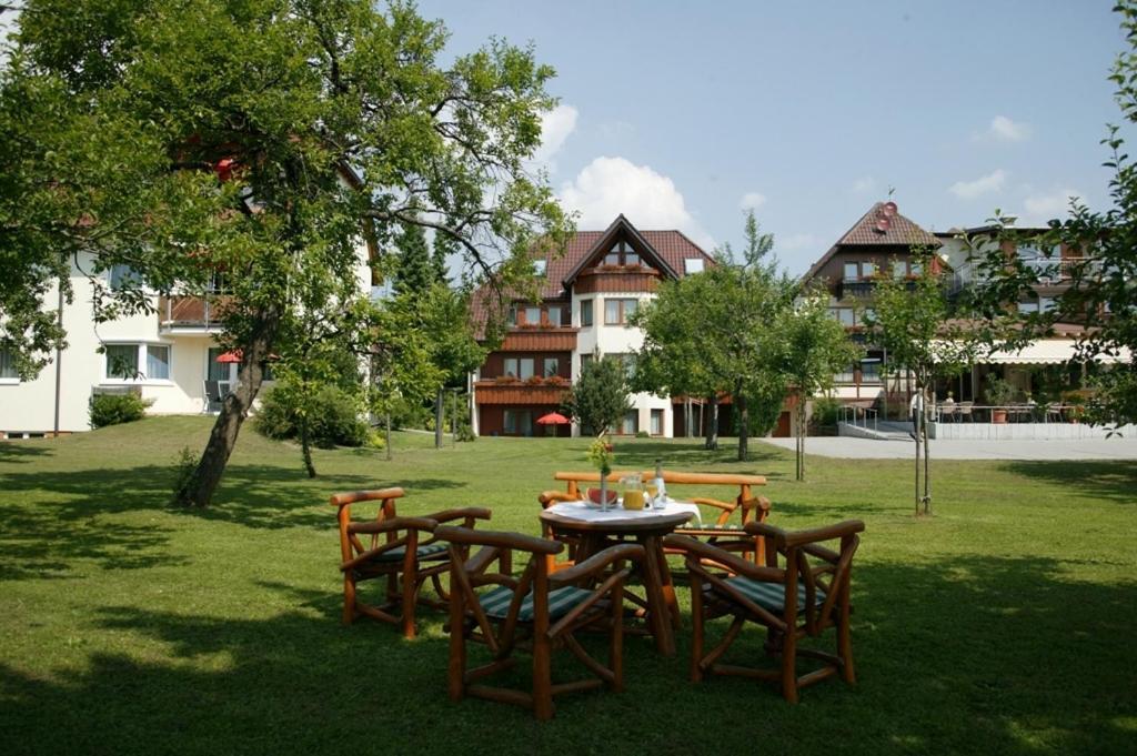 Landgasthof Loewen Neubulach ภายนอก รูปภาพ