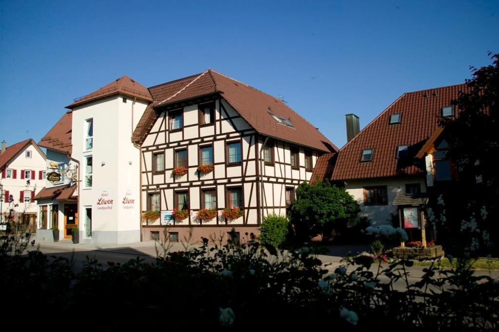 Landgasthof Loewen Neubulach ภายนอก รูปภาพ